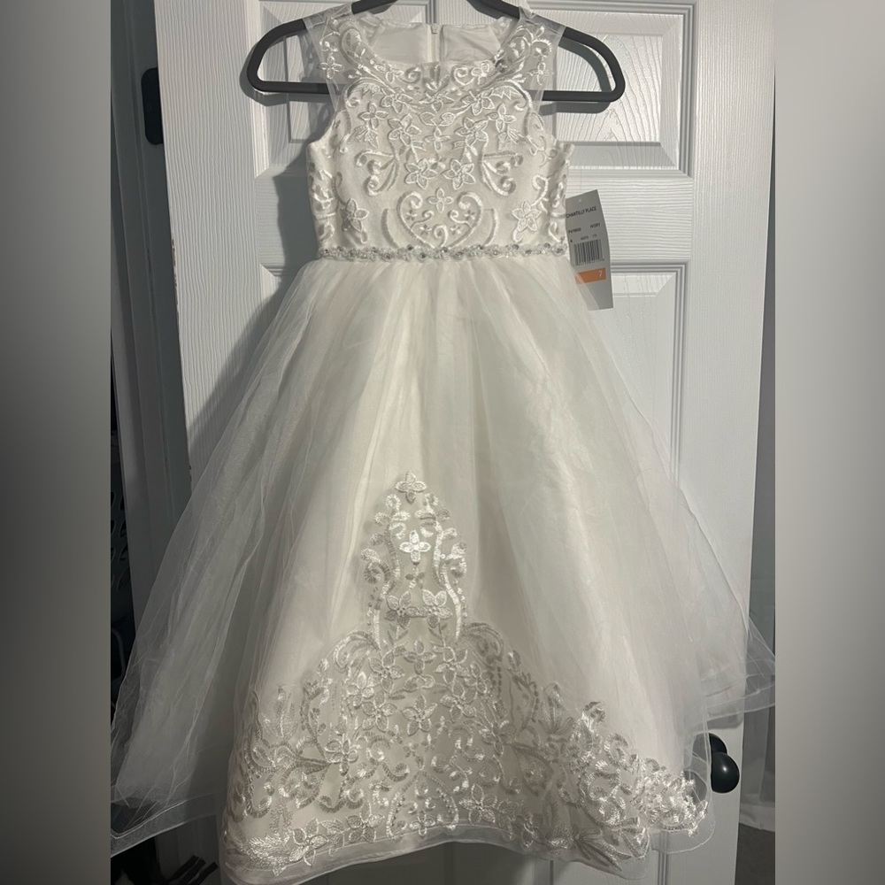 Little girls Chantilly place Ivory dress for flower girl/pageant. New with tags!